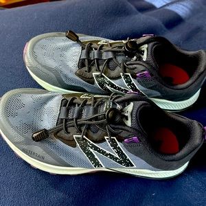 New balance sneakers size 9